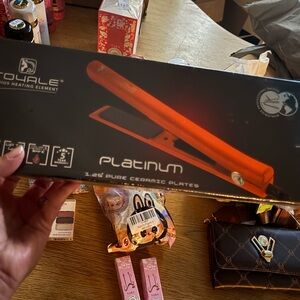 Red Royale Hair Straightener